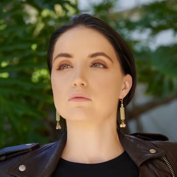 Handmade Earrings -- The Fifi - Picture 2 of 2